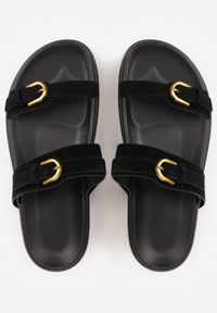 Born2be - Czarne Klapki z Dwoma Paskami i Klamrami Cevinra. Okazja: na co dzień. Kolor: czarny. Sezon: lato. Styl: casual, elegancki #8