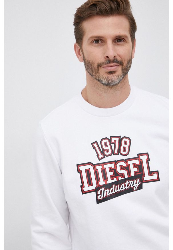 Diesel Bluza męska kolor biały z nadrukiem. Okazja: na co dzień. Kolor: biały. Materiał: dzianina. Wzór: nadruk. Styl: casual