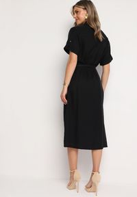 Born2be - Czarna Wiskozowa Sukienka o Koszulowym Kroju z Paskiem Nelavyn. Okazja: do pracy, na co dzień. Kolor: czarny. Materiał: wiskoza. Długość rękawa: krótki rękaw. Typ sukienki: koszulowe. Styl: casual, elegancki #4