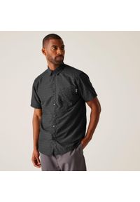 Regatta - Męska koszulka z krótkim rękawem Mindano IX. Kolor: czarny. Materiał: wiskoza, poliester. Długość rękawa: krótki rękaw. Długość: krótkie. Sport: turystyka piesza #1