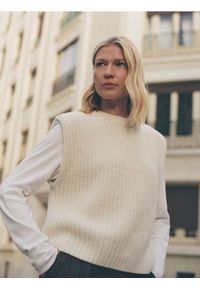 Reserved - Dzianinowa kamizelka z wełną - kremowy. Kolor: kremowy. Materiał: dzianina, wełna #1