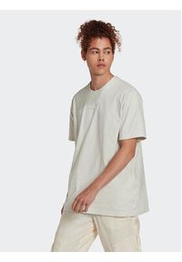 Adidas - adidas T-Shirt Reveal Essentials HK2723 Beżowy Loose Fit. Kolor: beżowy. Materiał: bawełna #3