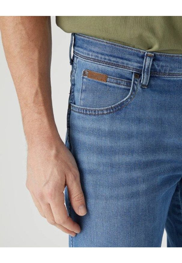 Wrangler - SPODNIE MĘSKIE WRANGLER TEXAS NEW LIGHT W121YJZ96 112331140
