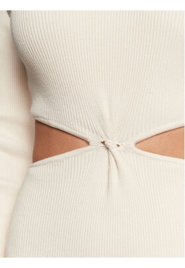 Guess Sukienka dzianinowa W3RK26 Z2YN2 Écru Slim Fit. Materiał: syntetyk