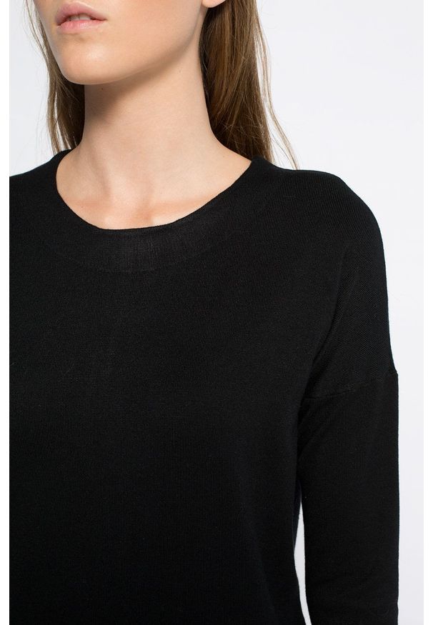 Vero Moda - Sukienka. Okazja: na co dzień. Kolor: czarny. Materiał: dzianina. Wzór: gładki. Typ sukienki: proste. Styl: casual