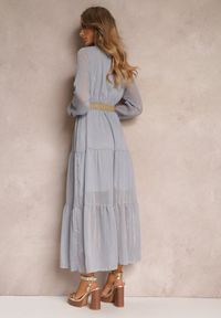 Renee - Jasnoniebieska Sukienka z Kopertowym Dekoltem i Plecionym Paskiem Velo. Kolor: niebieski. Materiał: tkanina. Typ sukienki: kopertowe #3