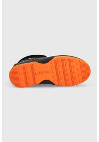 Moon Boot śniegowce dziecięce MOON BOOT JR BOY SPORT kolor czarny. Nosek buta: okrągły. Kolor: czarny. Materiał: guma. Szerokość cholewki: normalna. Styl: sportowy #5