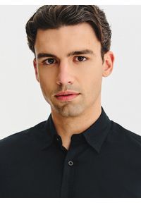 Pako Lorente - PAKO LORENTE – Czarna bawełniana koszula męska. Kolor: czarny. Materiał: bawełna. Długość rękawa: długi rękaw. Długość: długie. Wzór: gładki #4
