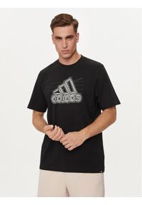 Adidas - adidas T-Shirt Growth Badge Graphic IN6258 Czarny Regular Fit. Kolor: czarny. Materiał: bawełna