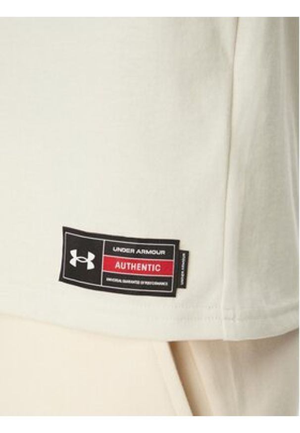 Under Armour T-Shirt Heavyweight Varsity 1390179 Beżowy Oversize. Kolor: beżowy. Materiał: bawełna, syntetyk