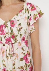 Born2be - Jasnobeżowa Rozkloszowana Sukienka Maxi z Wiskozy w Kwiatowy Print Unadis. Kolor: beżowy. Materiał: wiskoza. Wzór: kwiaty, nadruk. Sezon: lato. Długość: maxi #2