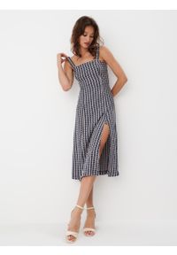 Mohito - Wzorzysta sukienka midi z wiskozy - Różowy. Kolor: różowy. Materiał: wiskoza. Długość: midi #2