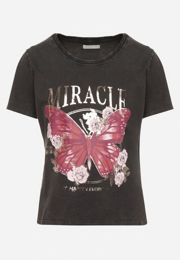 Born2be - Czarny Bawełniany T-shirt z Metalicznym Napisem i Motylem Zarevalia. Okazja: na co dzień. Kolor: czarny. Materiał: bawełna. Wzór: napisy. Styl: klasyczny, casual, elegancki, sportowy