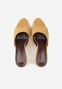 Renee - Jasnobrązowe Klapki na Szpilce z Imitacji Zamszu z Noskiem Peep Toe Merissaura. Nosek buta: otwarty. Kolor: brązowy. Materiał: zamsz. Obcas: na szpilce #9