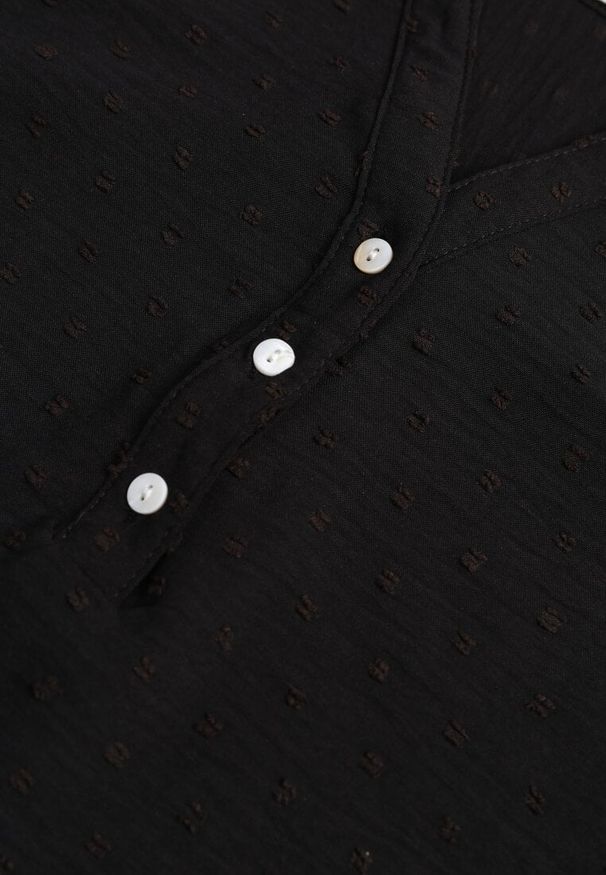 Renee - Czarna Bluzka z Guzikami z Tkaniny Plumeti Jorale. Kolor: czarny. Materiał: tkanina. Styl: elegancki