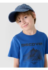 4f - 4F T-shirt z nadrukiem chłopięcy - niebieski 140 (9-10 lat). Okazja: na co dzień. Kolor: niebieski. Materiał: bawełna, jersey, dzianina. Długość rękawa: krótki rękaw. Długość: krótkie. Wzór: nadruk. Sezon: lato. Styl: sportowy, klasyczny, casual