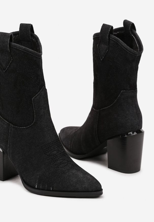 Born2be - Czarne Botki Kowbojki na Obcasie Typu Słupek z Ozdobnymi Przeszyciami Laonique. Kolor: czarny. Obcas: na obcasie. Styl: boho, elegancki. Wysokość obcasa: średni