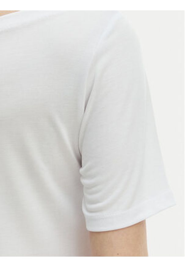 only - ONLY T-Shirt Free 15367559 Biały Regular Fit. Kolor: biały. Materiał: syntetyk