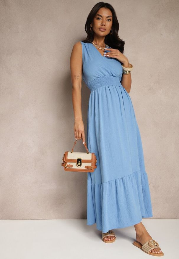 Renee - Niebieska Rozkloszowana Sukienka o Kopertowym Fasonie z Gumką w Talii Filadira. Okazja: na co dzień. Typ kołnierza: dekolt w serek. Kolor: niebieski. Długość rękawa: bez rękawów. Typ sukienki: kopertowe. Styl: elegancki, casual