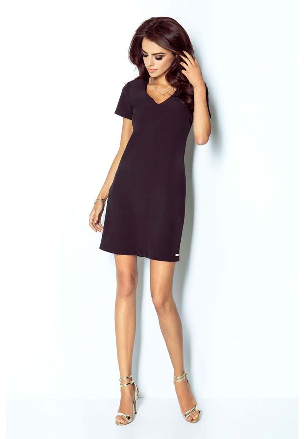IVON - Czarna Sukienka Trapezowa Mini z Dekoltem V. Kolor: czarny. Materiał: elastan, wiskoza. Typ sukienki: trapezowe. Długość: mini