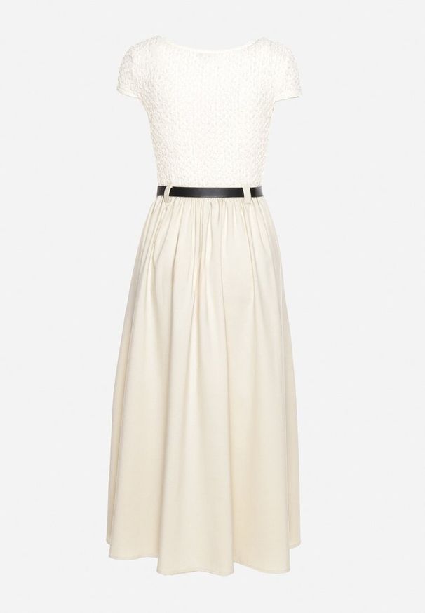 Born2be - Beżowa Rozkloszowana Sukienka z Paskiem z Imitacji Skóry Drinna. Typ kołnierza: dekolt w kształcie V. Kolor: beżowy. Materiał: skóra. Długość rękawa: krótki rękaw. Wzór: aplikacja. Styl: elegancki