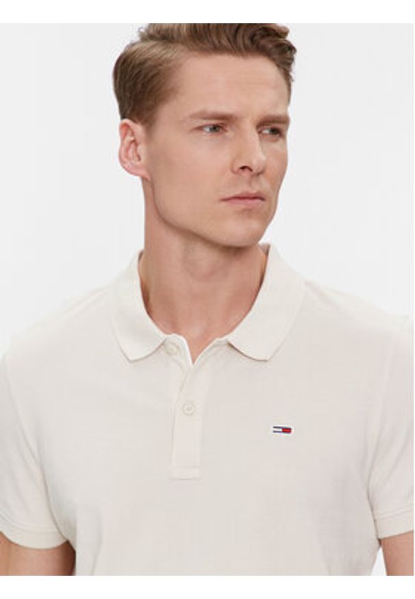 Tommy Jeans Polo DM0DM18312 Beżowy Slim Fit. Typ kołnierza: polo. Kolor: beżowy. Materiał: bawełna