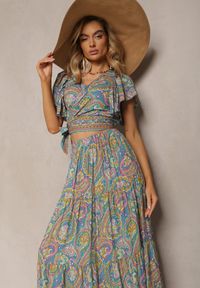 Renee - Niebieski Wiskozowy Komplet 2-Częściowy w Print Paisley Długa Spódnica i Kopertowy Top Aeodosia. Kolor: niebieski. Materiał: wiskoza. Wzór: paisley, nadruk
