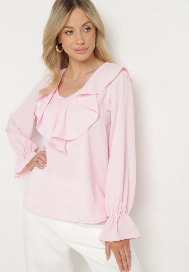 Born2be - Różowa Bluzka z Ozdobną Falbanką Tanalissea. Okazja: na spotkanie biznesowe. Kolor: różowy. Styl: elegancki, biznesowy