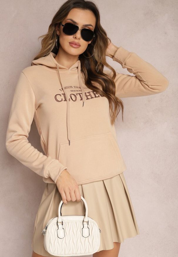 Renee - Beżowa Ocieplana Bluza z Haftem i Kapturem Ieliana. Typ kołnierza: kaptur. Kolor: beżowy. Materiał: polar, tkanina, dzianina. Wzór: haft. Styl: elegancki
