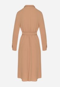 Born2be - Brązowa Koszulowa Sukienka Midi z Guzikami i Materiałowym Paskiem Tetenai. Okazja: na co dzień. Kolor: brązowy. Materiał: materiał. Typ sukienki: koszulowe. Styl: casual. Długość: midi #6