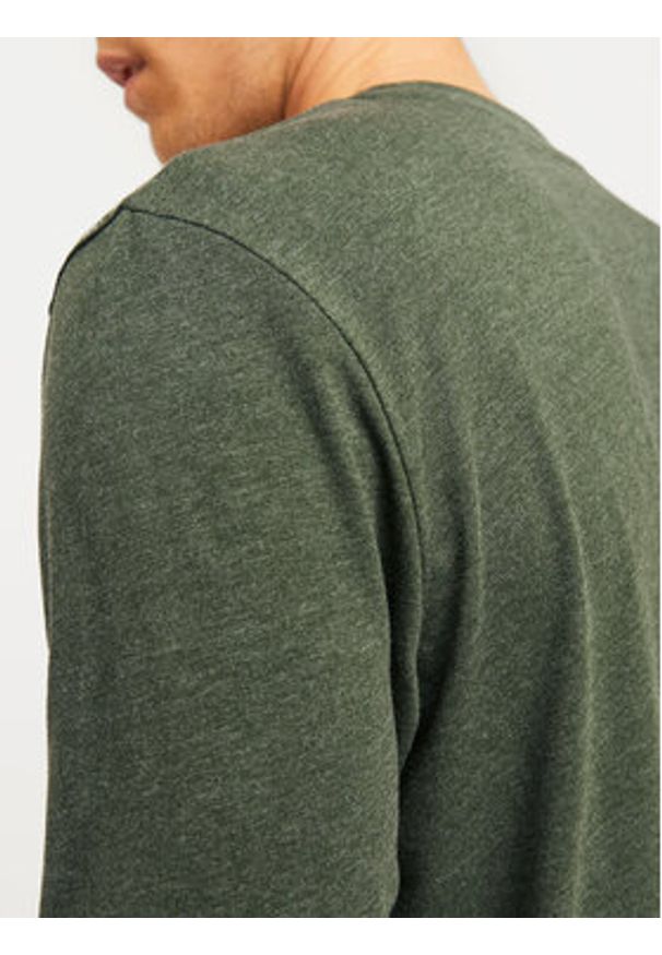 Jack & Jones - Jack&Jones Longsleeve Alvis 12259735 Zielony Standard Fit. Kolor: zielony. Materiał: bawełna. Długość rękawa: długi rękaw