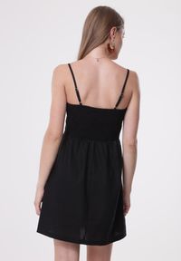 Born2be - Czarna Sukienka Unneeded. Okazja: na randkę, na imprezę. Kolor: czarny. Długość rękawa: na ramiączkach. Wzór: aplikacja. Typ sukienki: rozkloszowane. Styl: wakacyjny. Długość: mini #6