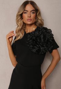Renee - Czarny Bawełniany T-shirt z Krótkim Rękawem i Ozdobnym Kwiatem Krissas. Okazja: na co dzień, na spotkanie biznesowe, do pracy. Kolor: czarny. Materiał: bawełna. Długość rękawa: krótki rękaw. Długość: krótkie. Wzór: kwiaty. Styl: biznesowy, elegancki, casual #4