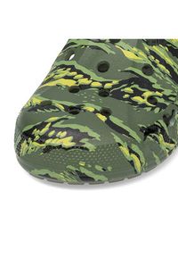 Crocs Klapki BAYA SEASONAL PRINTED CLOG 206230-9CX Zielony. Kolor: zielony #5