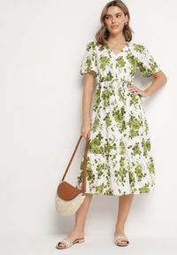 Born2be - Zielona Sukienka z Bawełny Ażurowa w Kwiaty z Rozkloszowanym Dołem Florbia. Okazja: na co dzień. Kolor: zielony. Materiał: bawełna. Długość rękawa: krótki rękaw. Wzór: kwiaty, ażurowy. Sezon: wiosna. Typ sukienki: rozkloszowane. Styl: klasyczny, casual #5