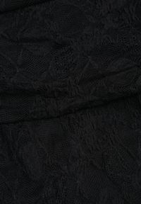 Born2be - Czarna Koronkowa Elegancka Bluzka z Wywiniętym Dekoltem Zinvalur. Okazja: na co dzień, na imprezę. Kolor: czarny. Materiał: koronka. Styl: elegancki #3