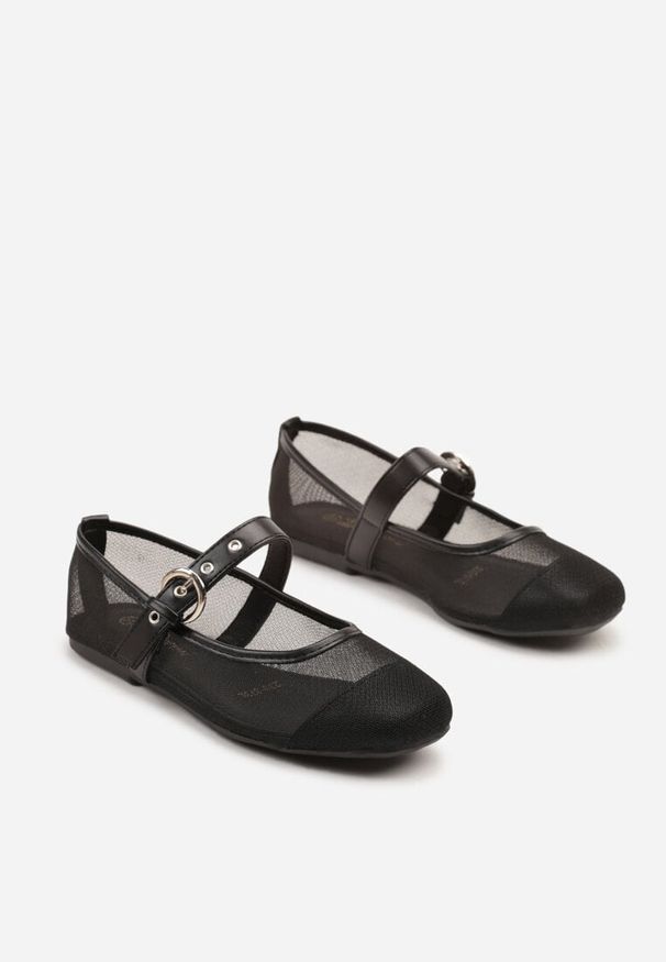 Renee - Czarne Balerinki z Siateczki z Paskiem z Klamerką Adeselle. Okazja: na co dzień, na uczelnię. Zapięcie: pasek. Kolor: czarny. Materiał: jeans. Styl: klasyczny, elegancki, casual