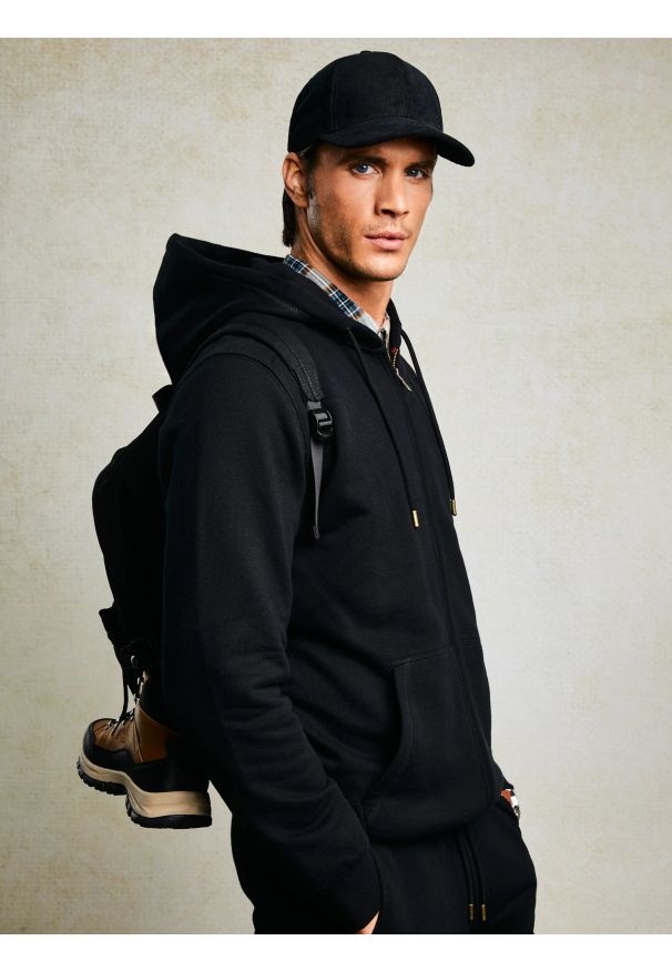 Big-Star - Bluza męska rozpinana z kapturem czarna Jagmur 906. Typ kołnierza: kaptur. Kolor: czarny. Materiał: wiskoza, dzianina, tkanina. Długość: długie. Wzór: aplikacja, ze splotem. Styl: sportowy, klasyczny