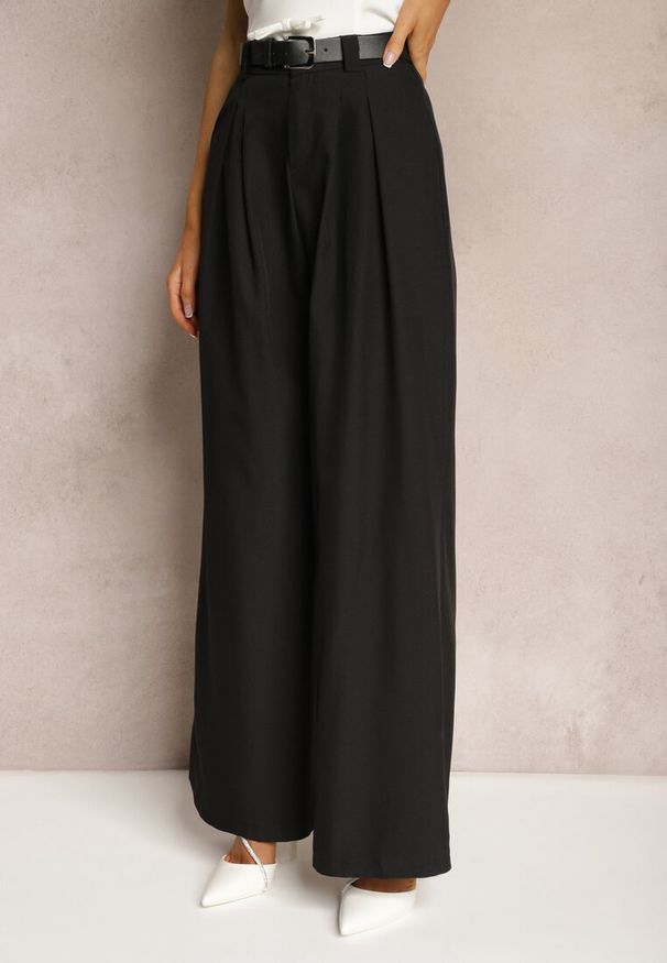 Renee - Czarne Spodnie Palazzo High Waist z Szerokimi Nogawkami i Paskiem z Metalową Klamrą Oinna. Okazja: do pracy, na co dzień. Stan: podwyższony. Kolor: czarny. Styl: klasyczny, casual, elegancki