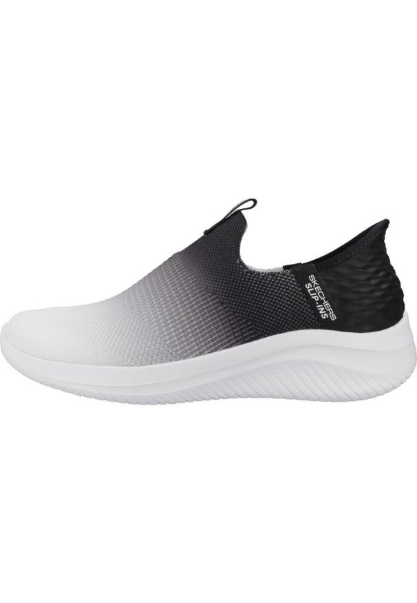 skechers - Buty SKECHERS SLIP INS: ULTRA FLEX 3.0 Czarny. Kolor: czarny. Materiał: tkanina. Model: Skechers Sport. Sport: turystyka piesza