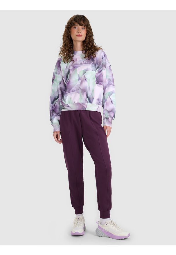 4f - 4F Spodnie dresowe joggery damskie - fioletowe S. Kolor: fioletowy. Materiał: dresówka. Wzór: gładki, ze splotem. Sport: fitness