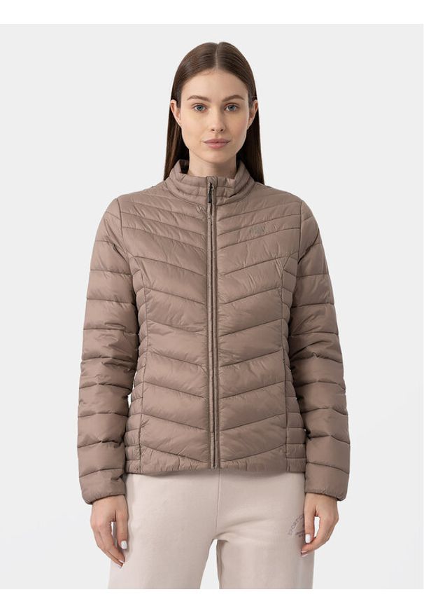 4f - 4F Kurtka przejściowa 4FAW23TDJAF224 Brązowy Slim Fit. Kolor: brązowy. Materiał: syntetyk