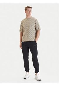 Guess Spodnie dresowe Z6GB02 K2844 Czarny Regular Fit. Kolor: czarny. Materiał: syntetyk #3