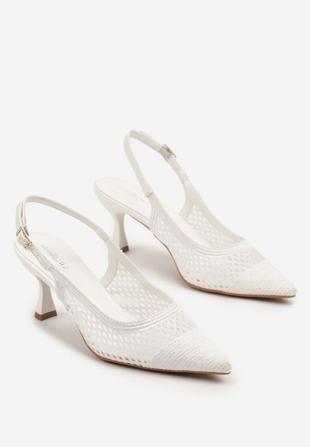 Renee - Białe Sandały Slingback na Klepsydrze z Szydełkową Cholewką i Noskiem w Szpic Mairita. Okazja: na co dzień. Zapięcie: pasek. Kolor: biały. Styl: casual, elegancki