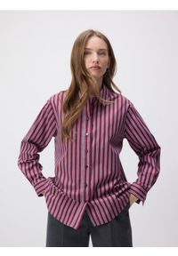 Reserved - Bawełniana koszula w paski - burgundowy. Kolor: czerwony. Materiał: bawełna. Wzór: paski #1
