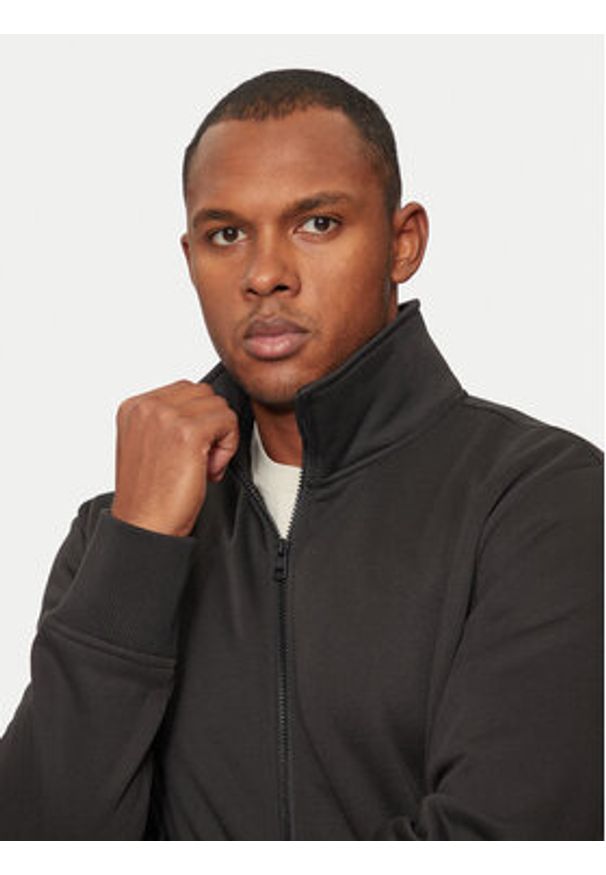 Calvin Klein Jeans Bluza J30J326778 Czarny Regular Fit. Kolor: czarny. Materiał: syntetyk