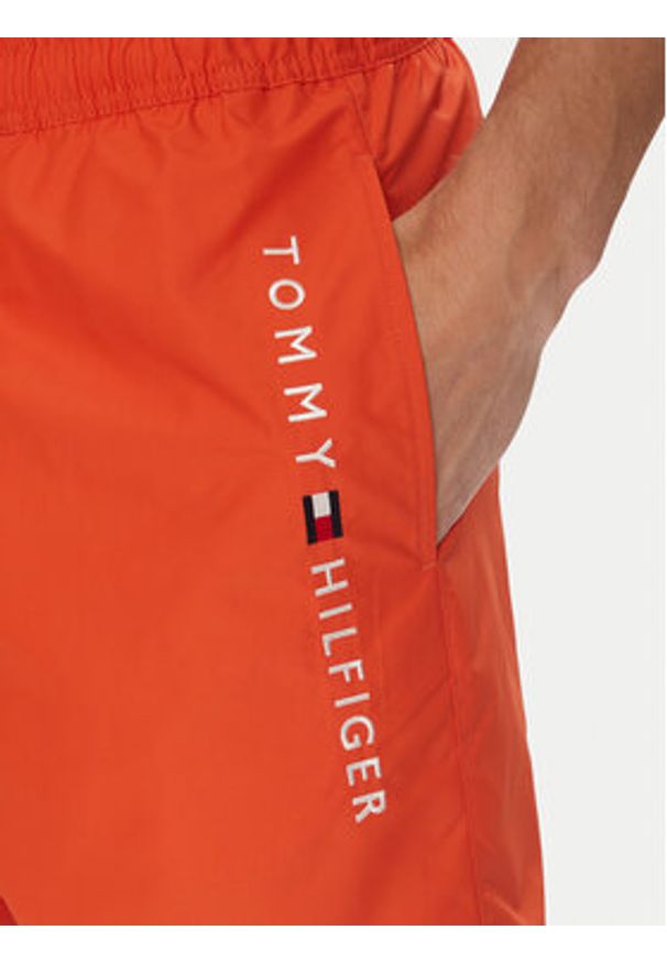 TOMMY HILFIGER - Tommy Hilfiger Szorty kąpielowe UM0UM03258 Pomarańczowy Regular Fit. Kolor: pomarańczowy. Materiał: syntetyk