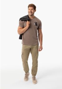 Volcano - Spodnie bojówki beżowe R-FORN. Kolor: beżowy. Materiał: dzianina, elastan, materiał, bawełna, skóra #1