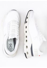 On Running - Sneakersy męskie białe ON RUNNING CLOUDNOVA FORM. Okazja: do pracy, na spacer, na co dzień. Kolor: biały. Sport: bieganie #2