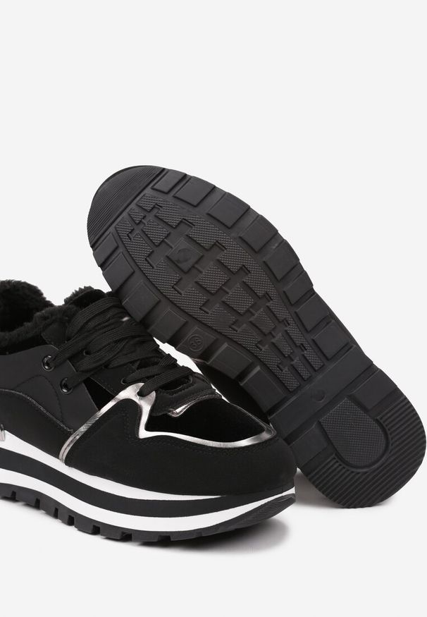 Renee - Czarne Sneakersy na Zimę z Futerkowym Ociepleniem Vertiste. Kolor: czarny. Materiał: jeans. Wzór: ze splotem. Sezon: zima
